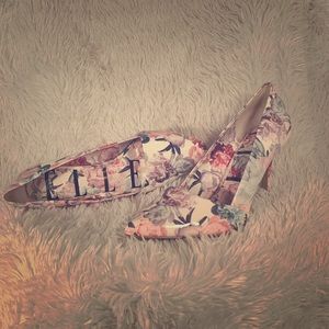 ELLE Floral Pumps